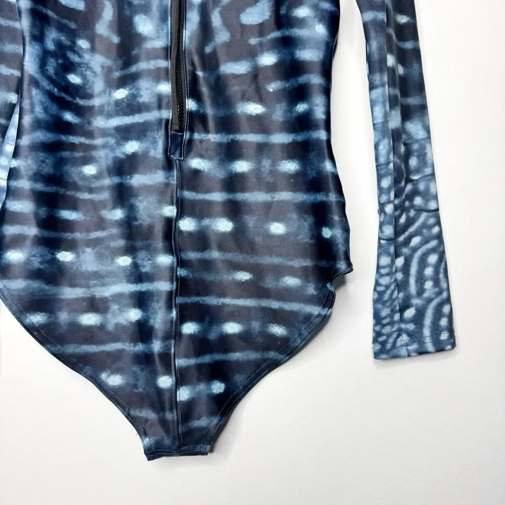 NWT Waterlust Whale Shark Rashguard Sun Suit in size Large - Picture 9 of 11